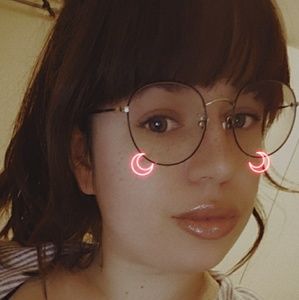 Meet your Posher, Mathilde